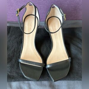Stuart Weitzman ankle strap sandal. Size 6 1/2